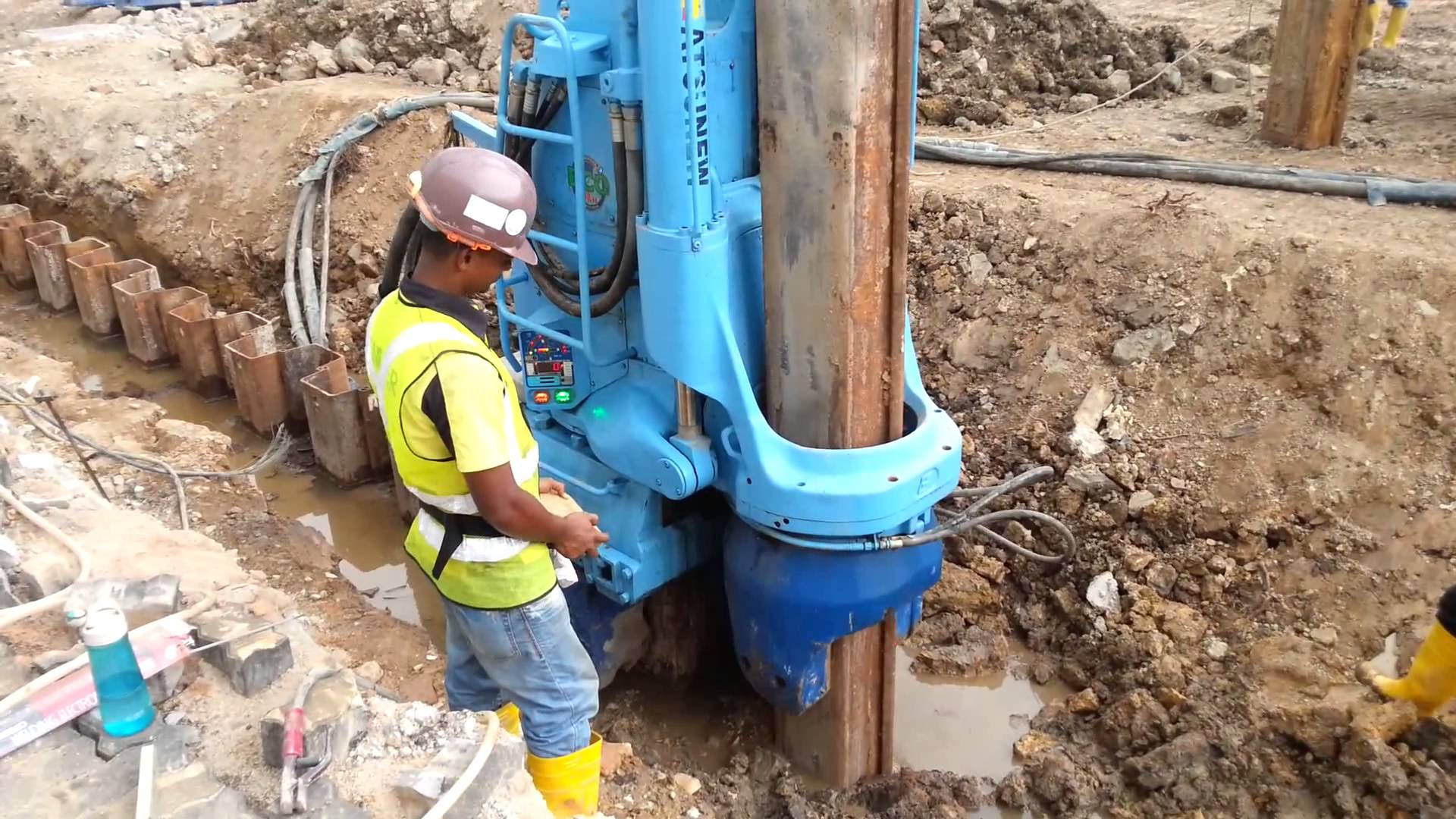 Ép cừ larsen